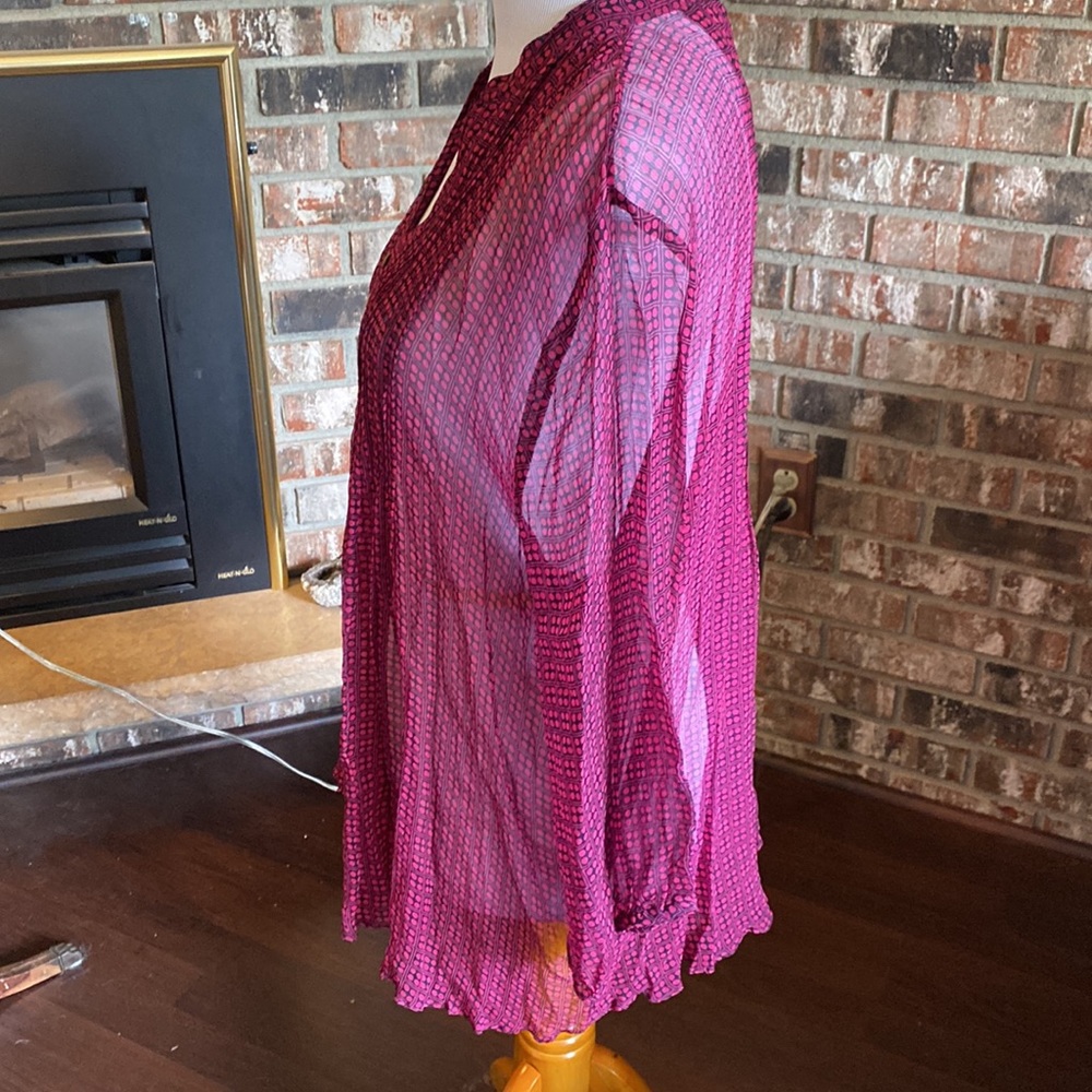 CHICOS (?) vibrant and sheer top with mandarin collar. No tags - believe size XL - Picture 3 of 7